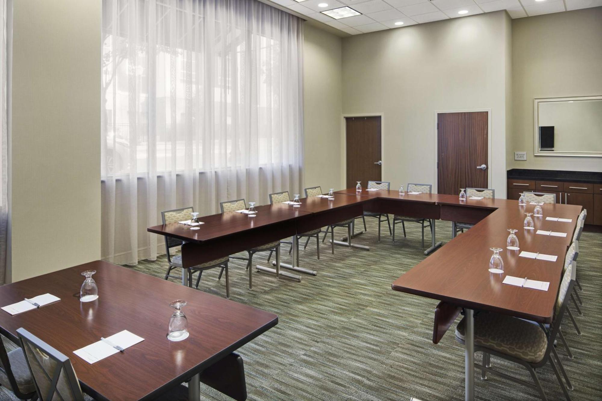 Hampton Inn & Suites Little Rock-Downtown Екстер'єр фото